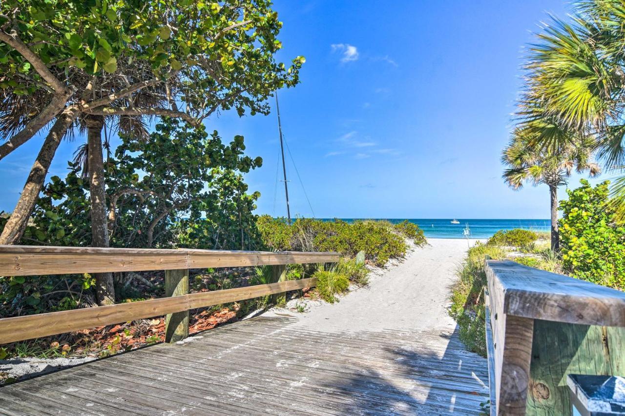 With Easy Access To Indian Rocks Beach!