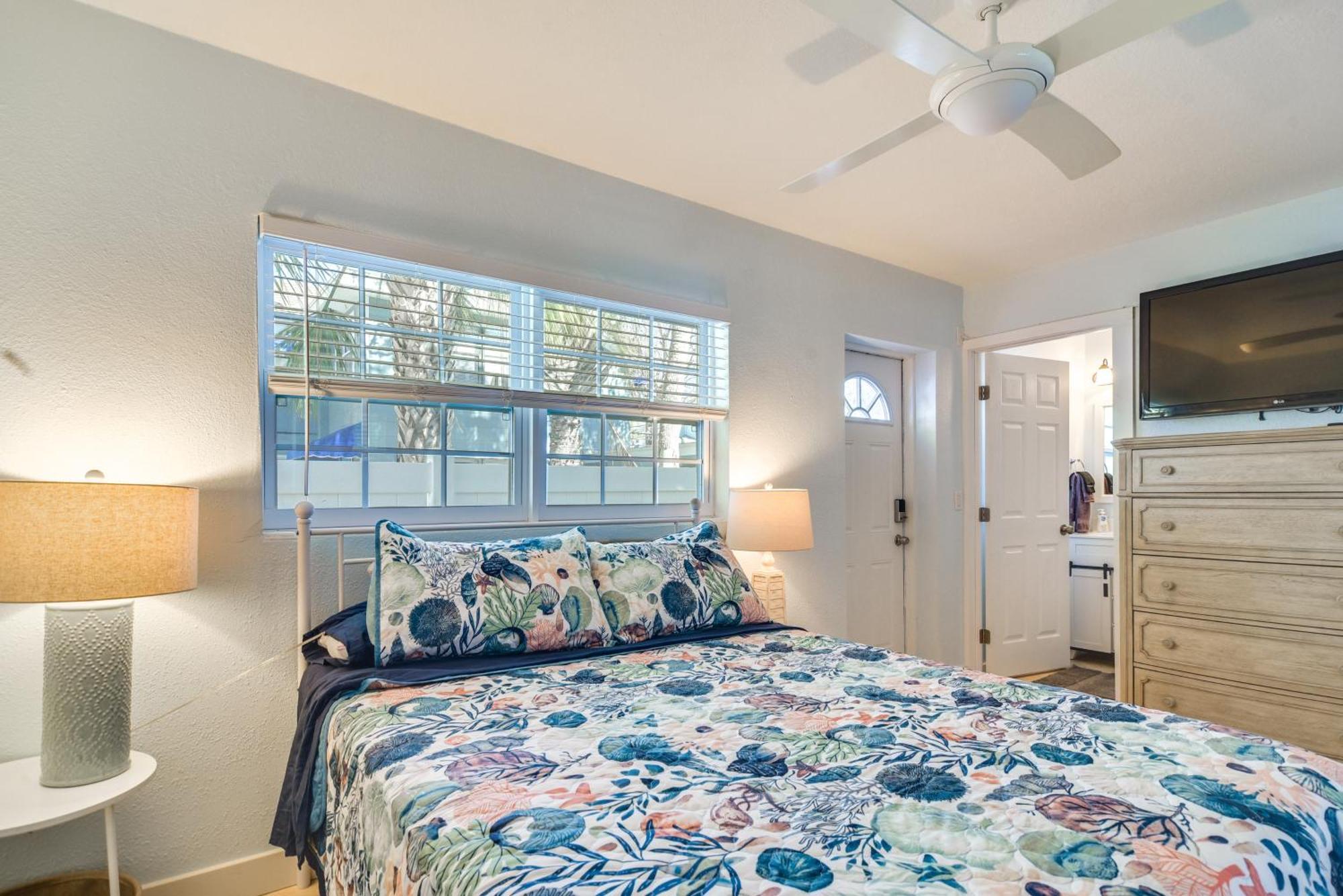 With Easy Access To Indian Rocks Beach! Clearwater Beach